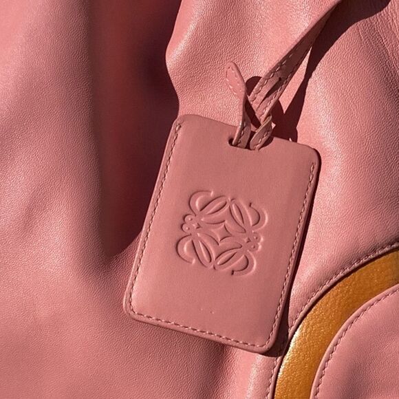 LOEWE ANAGRAM AUTHENTIC PINK SOFT LEATHER DRAW STRING SHOULDER HANDBAG - Picture 11 of 12